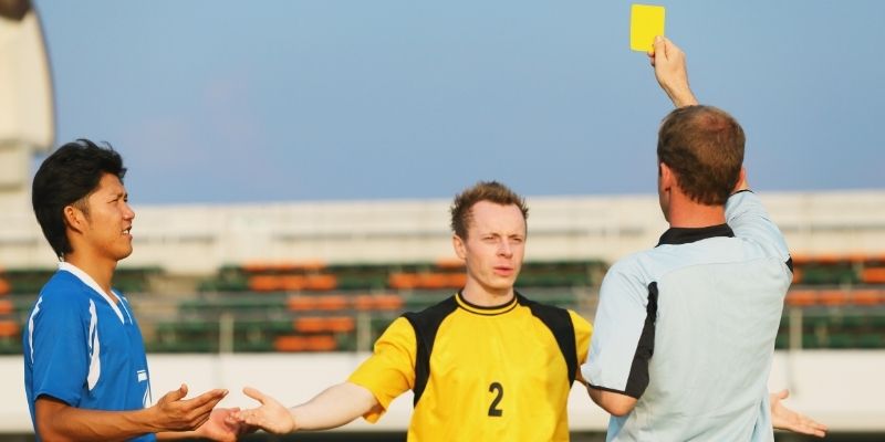 Cách dự đoán kèo thẻ phạt chính xác theo trận đấu